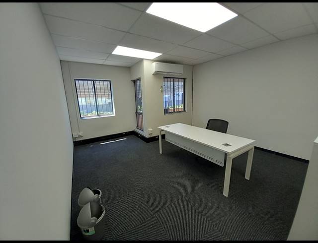 139M² OFFICE TO LET IN BRYANSTON